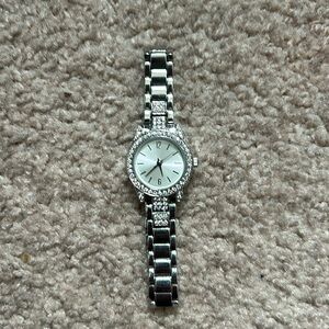 FMD women’s silver diamond watch fits a‎ M sized wrist